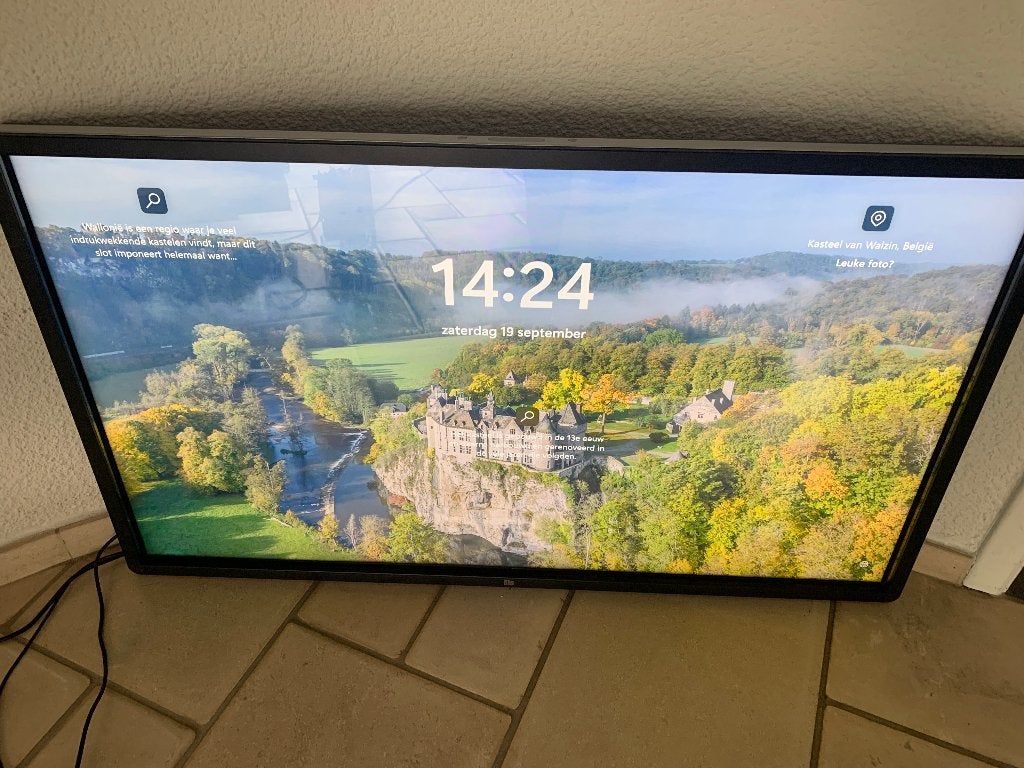 Thinkcentre + Touchscreen 55", LED, Ophalen of Verzenden, Zo goed als nieuw, 100 cm of meer