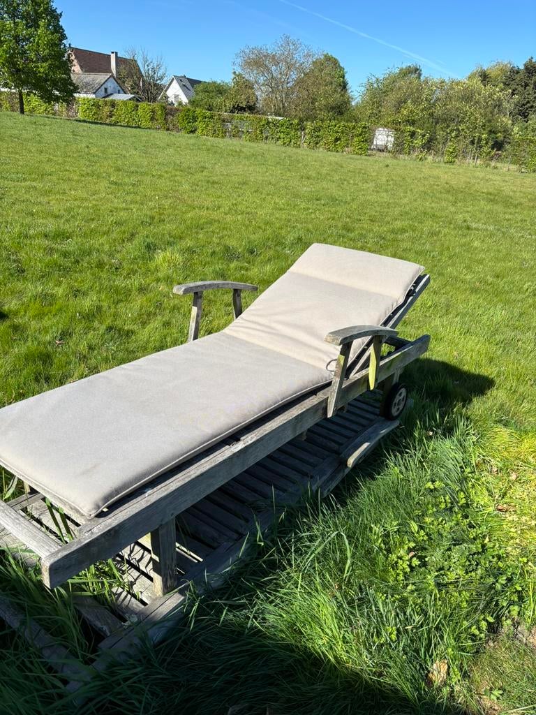 2 x Zonnebed in teak (prijs is voor 2 met kussens incl), Tuin en Terras, Ligbedden, Ophalen, Gebruikt, Teakhout