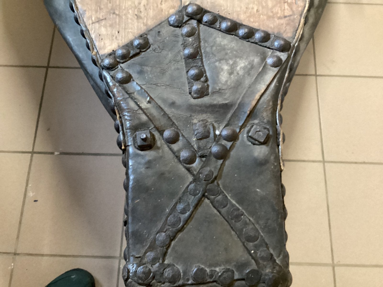 Très ancien soufflet de forge, Enlèvement