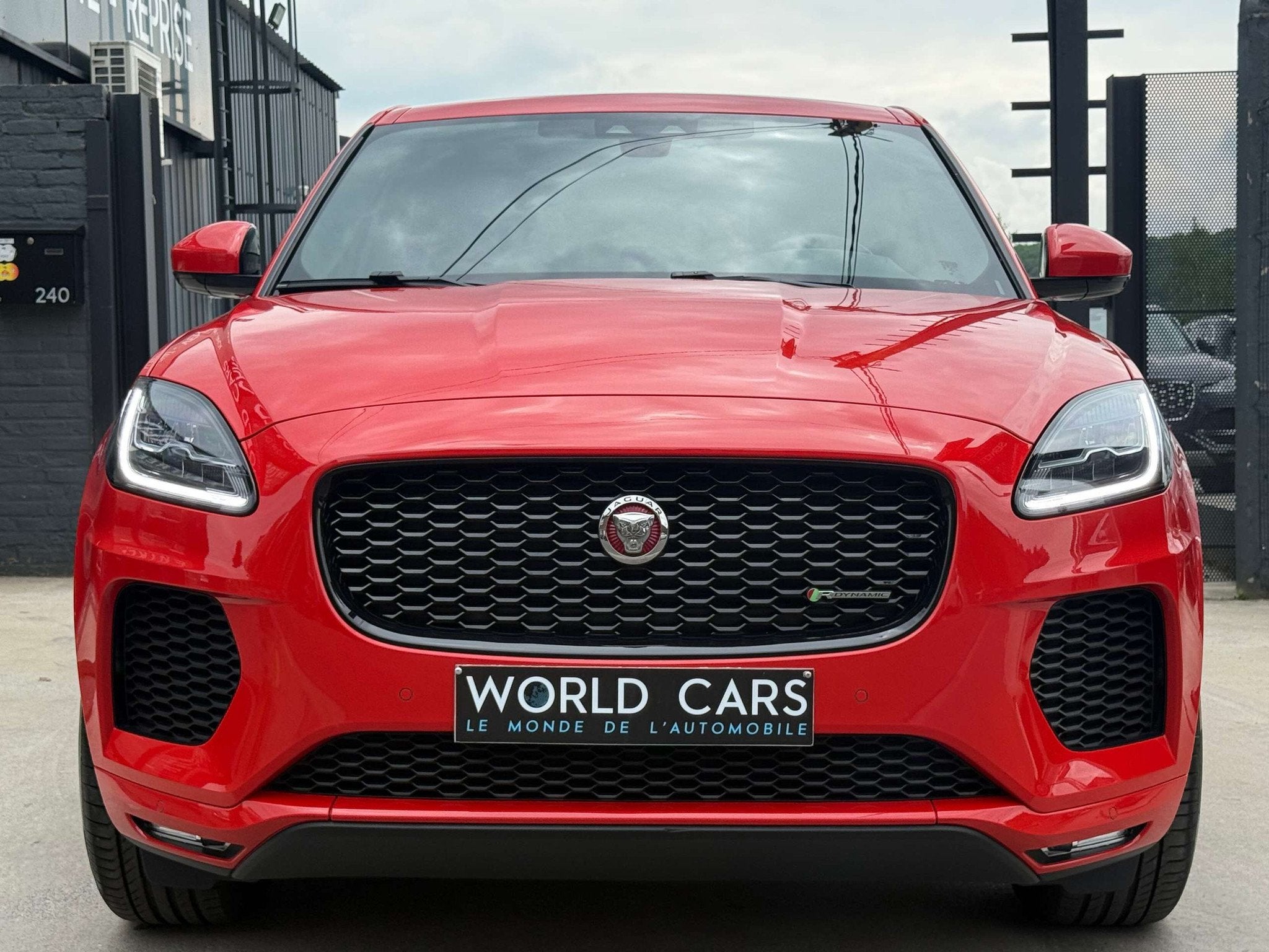 Jaguar E-Pace 2.0 D AWD R-Dynamic HSE - TOIT PANO - COCKPIT, Auto's, Jaguar, https://public.car-pass.be/vhr/79c94de2-a8de-4633-bfaf-c237aaabe2d0