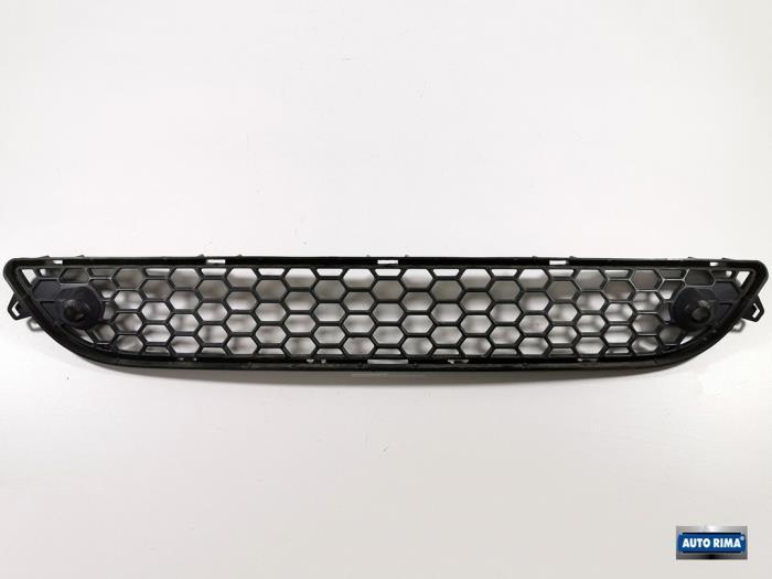 Pare-chocs grille d'un Volvo V60, -, 3 mois de garantie, -, -
