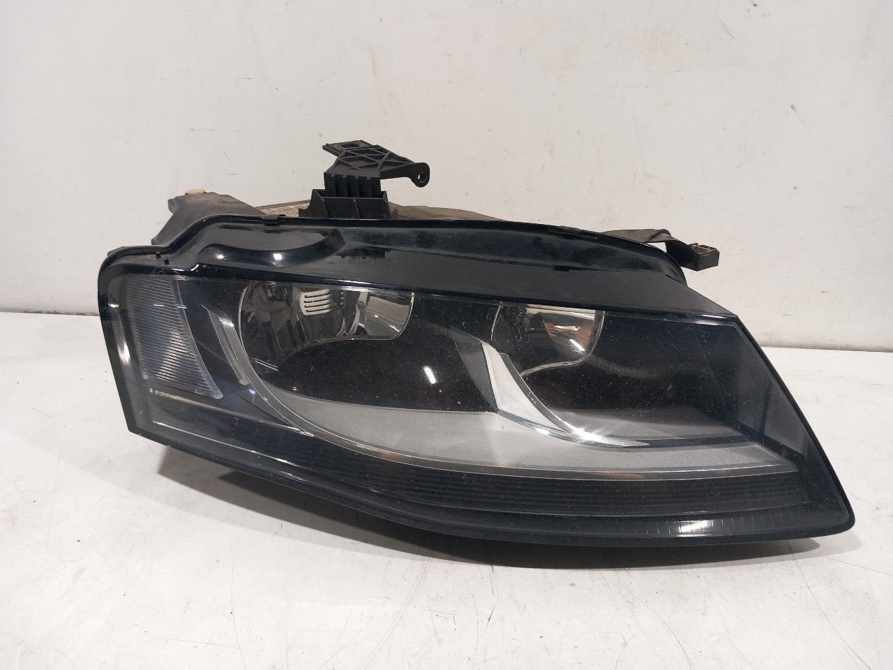 Koplamp rechts Audi A4, Onderdelen@venauto.nl, Van der Ven Autorecycling B.V., Ettenseweg 76, 4706 PB Roosendaal, The Netherlands