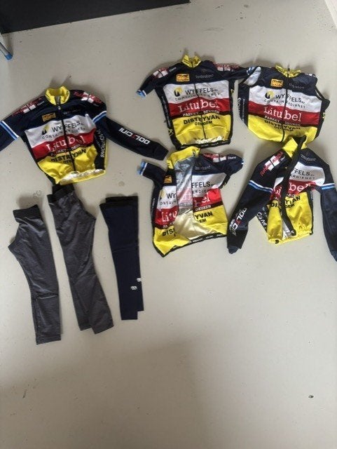 Wielerkledingsets, Ophalen, Gebruikt, Kleding