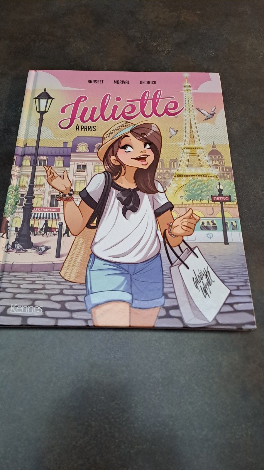 Bd Juliette à Paris, Livres, Enlèvement