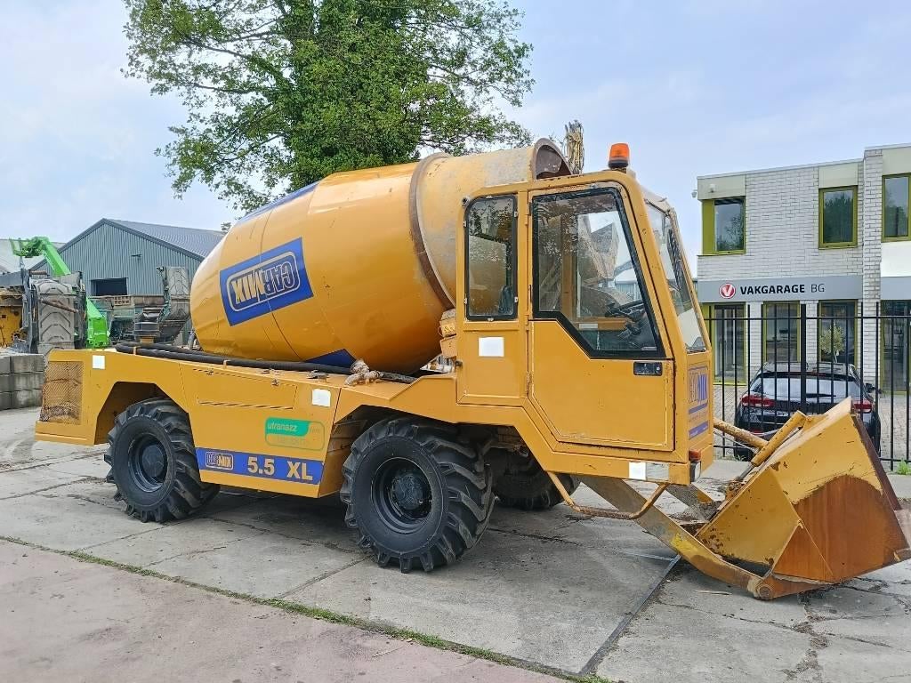 Carmix 5.5 XL self loading beton mixer + weightlog scale, Articles professionnels, Machines & Construction | Autre