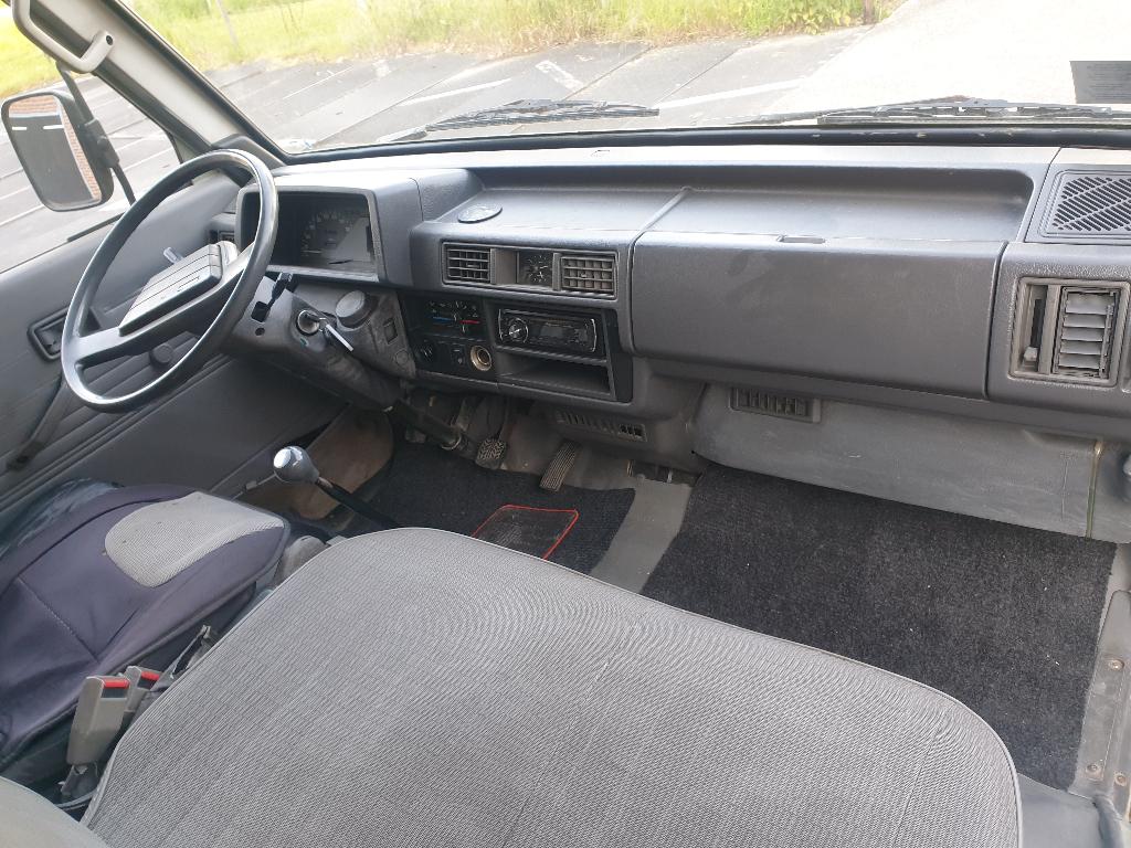MAZDA E2200 buscamper met verhoogd dak OLDTIMER, foto 7