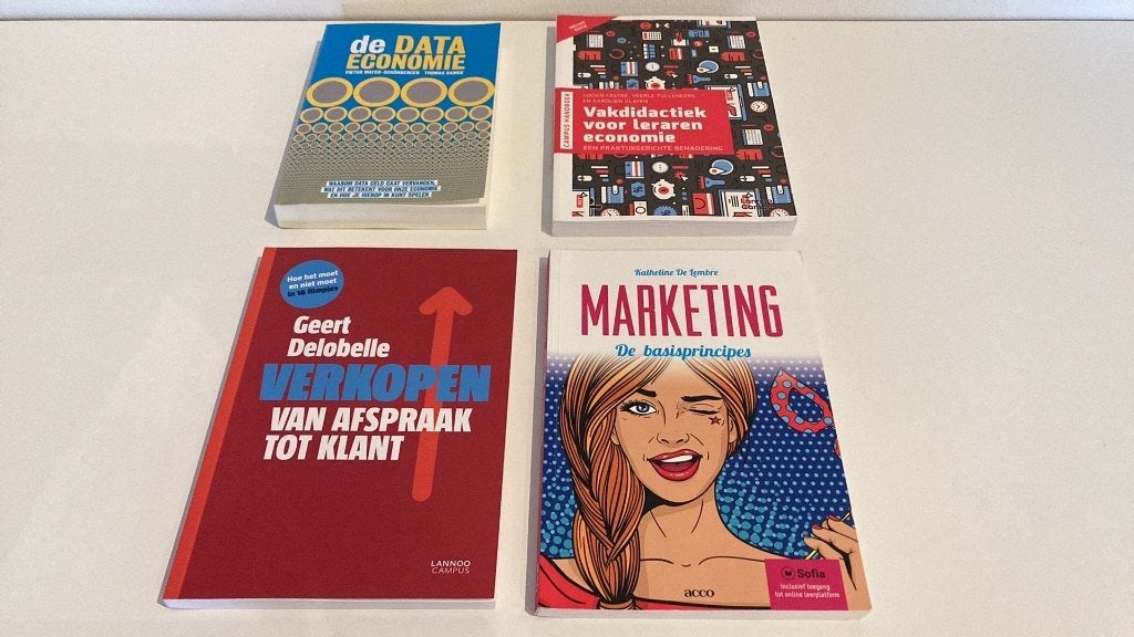 Handboeken studie leerkracht economie VIVES, Ophalen, Zo goed als nieuw, Overige niveaus, Economie
