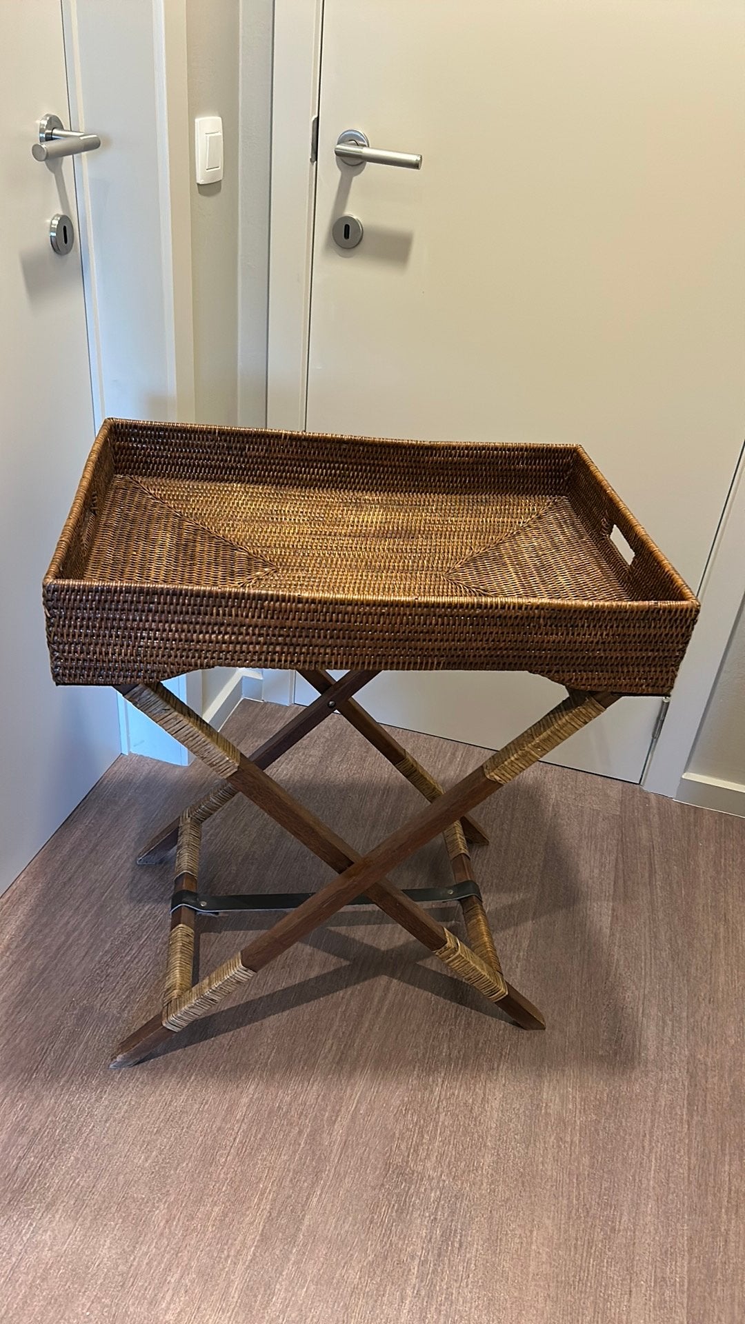 Table d'appoint en rotin, Maison & Meubles, Tables | Tables d'appoint, Enlèvement, Utilisé, Bois