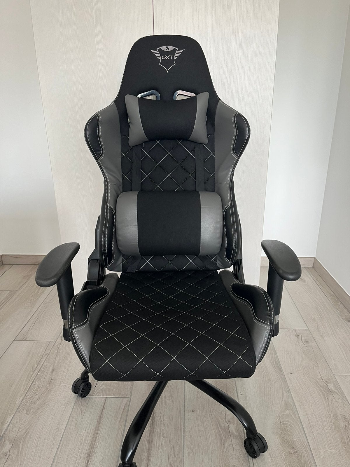 Trust GXT gamestoel, Huis en Inrichting, Bureaustoelen, Ophalen, Gaming bureaustoel, Zo goed als nieuw, Zwart