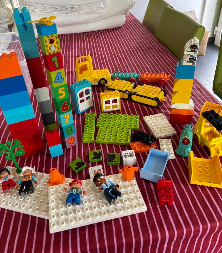 Blocs Duplo, 85 pièces et 4 figurines, Enlèvement ou Envoi, Accessoires inclus, Comme neuf, Duplo
