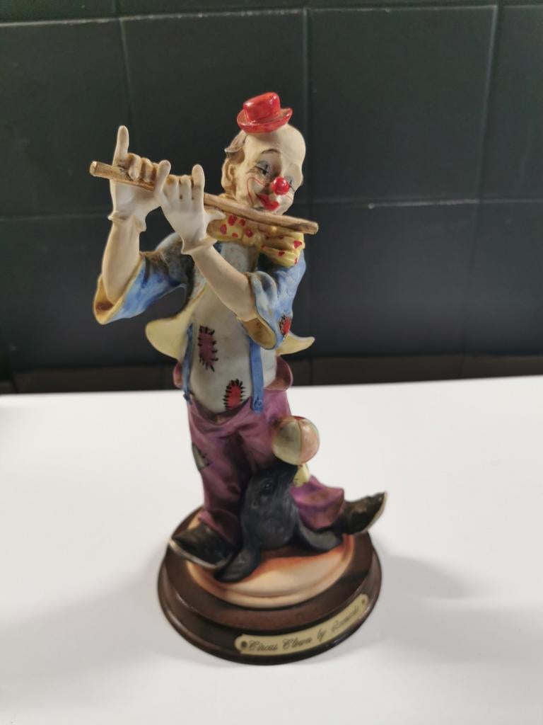 Clown by Leonardo. Met doos., Enlèvement ou Envoi