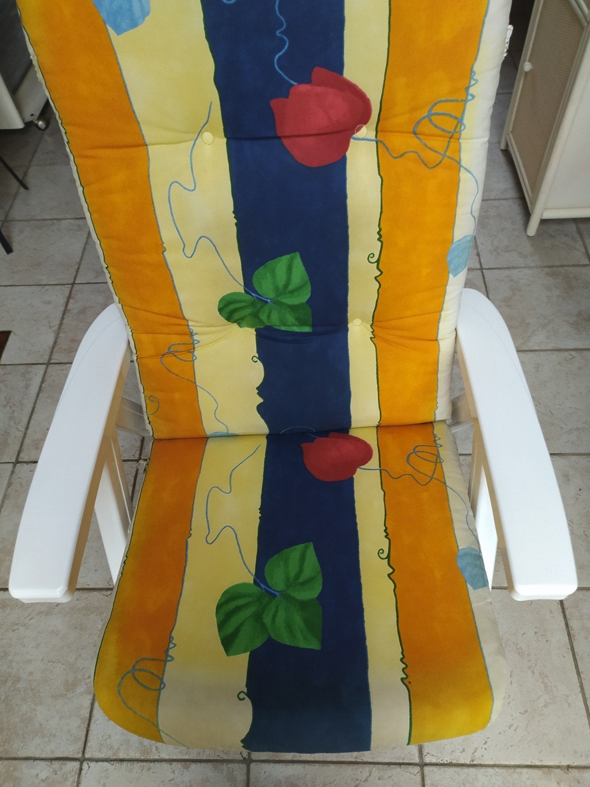 Witte kunststof tuinzetel met gratis bijpassend kussen, Jardin & Terrasse, Chaises de jardin, Enlèvement, Synthétique, Ajustable