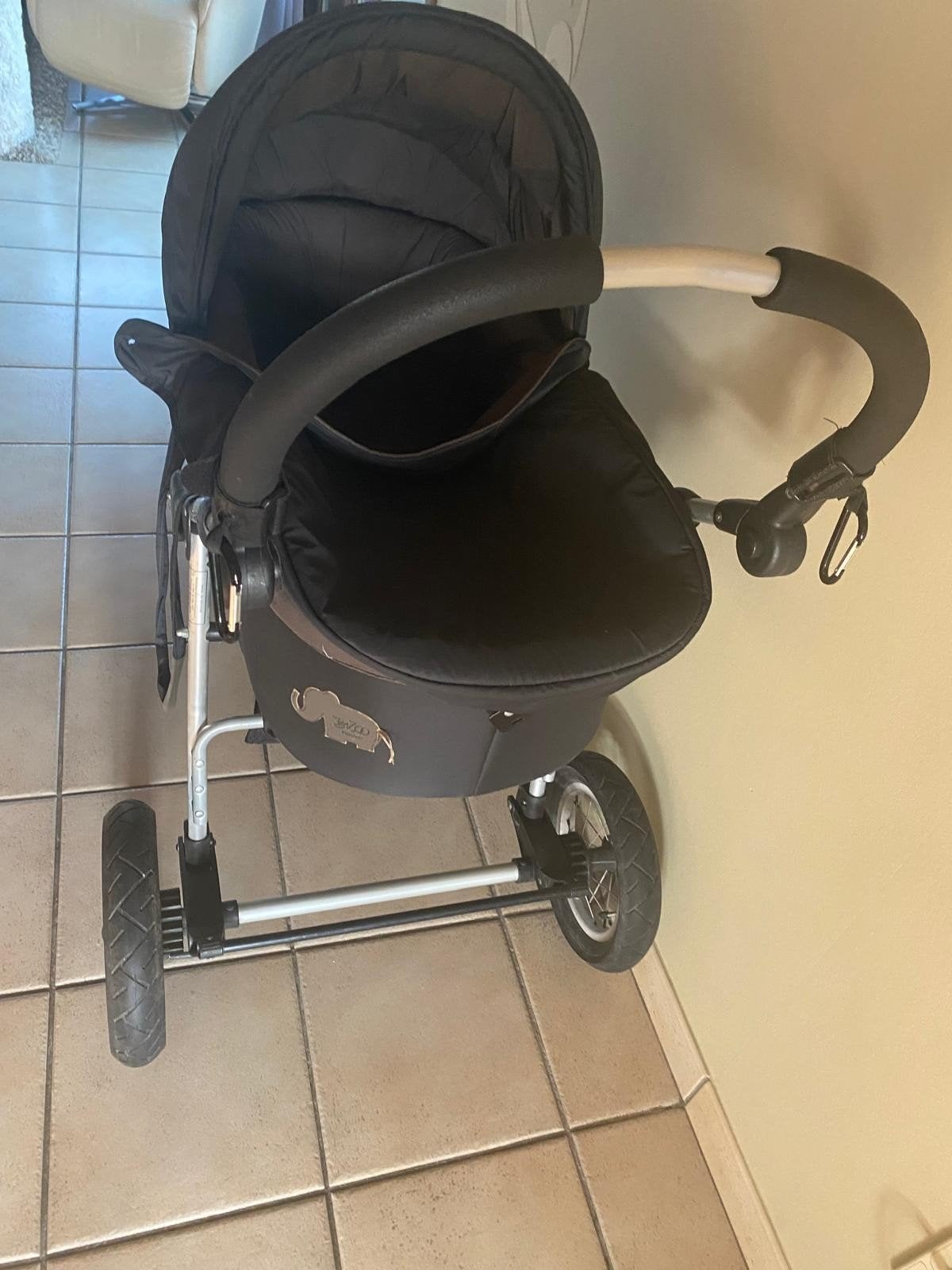 poussette en très bon état, Enlèvement, Poussette