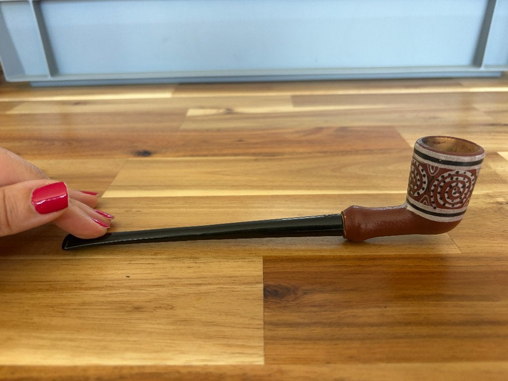 Pipe ancienne long tuyau décor géométrique vintage, Collections, Enlèvement ou Envoi, Utilisé, Autres types