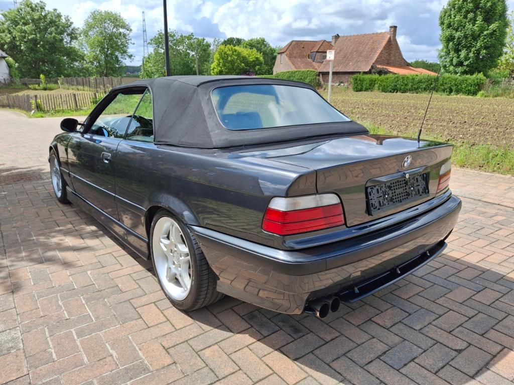 Bmw e36 325i cabrio/M-pack/liefhebbers bmw, Auto's, BMW, Particulier, 3 Reeks, Benzine, Cabriolet, Handgeschakeld, Zwart