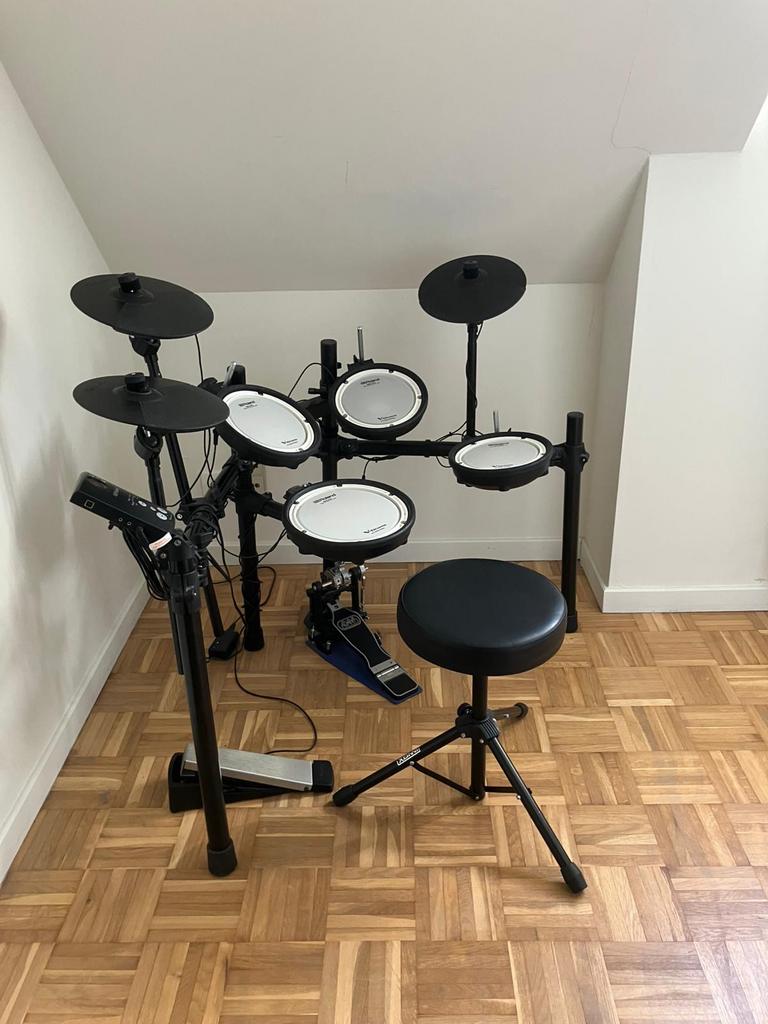Roland TD-1 elektronisch drumstel + kruk – perfecte staat, Enlèvement, Comme neuf, Roland, Électronique