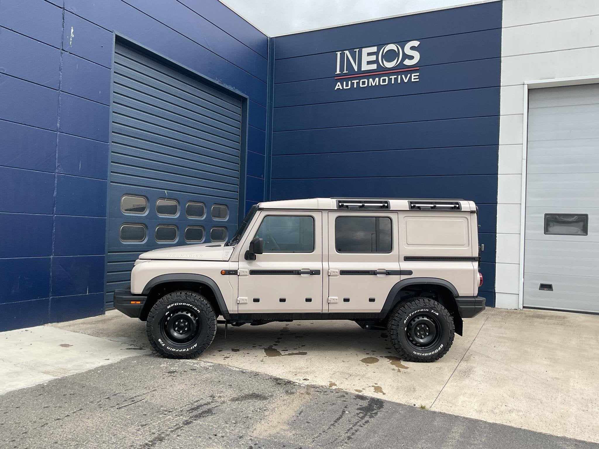 INEOS Grenadier Utility Wagon 2 seats 3.0L Twin Turbo Diesel, Autos, Neuf, Achat, Entreprise, 2 places