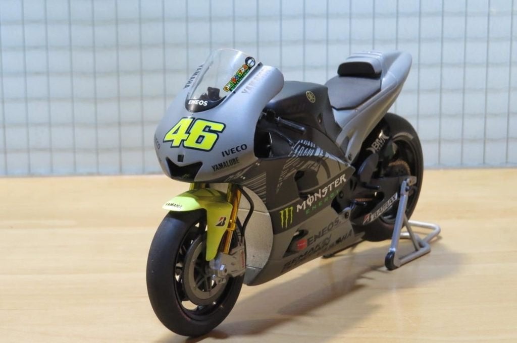 Valentino Rossi Yamaha YZR-M1 2013 test Sepang 1:12, Ophalen of Verzenden, Nieuw, 1:9 t/m 1:12, Motor