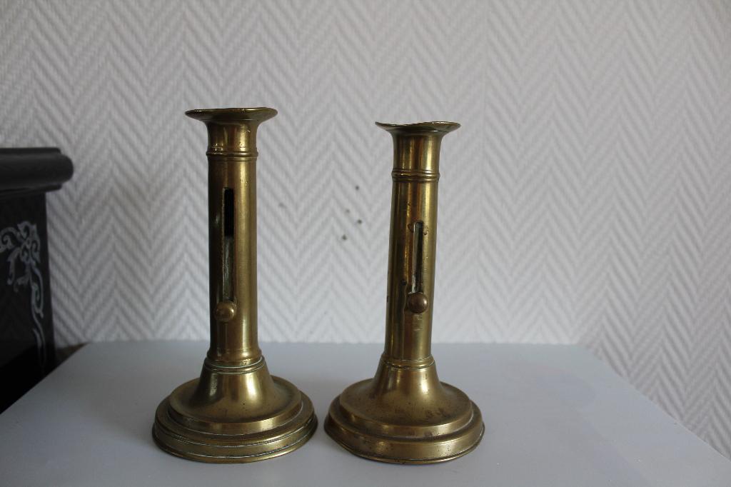 Vier Antieke Schuifkandelaren, koper.  Twee modellen., Antiek en Kunst, Curiosa en Brocante, Ophalen of Verzenden