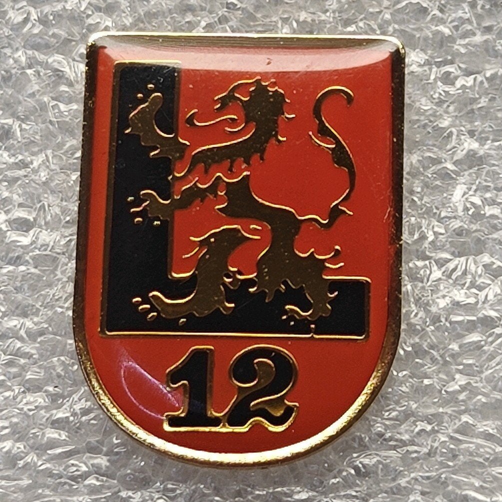 L'armée belge épingle la 12e brigade de fuselier., Collections, Enlèvement ou Envoi, Armée de terre, Emblème ou Badge