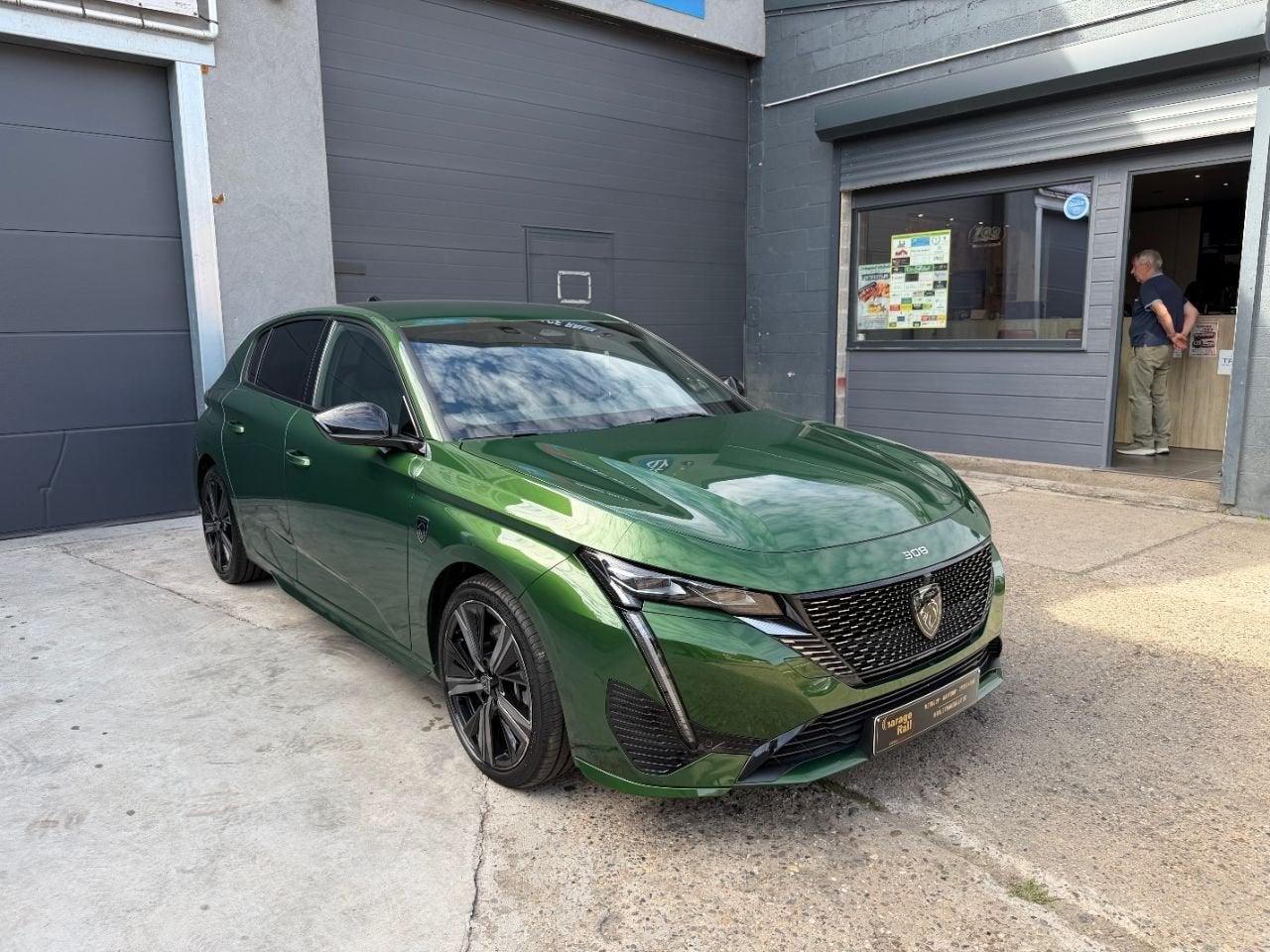 Peugeot 308 Hybrid 180 GT Pack (bj 2022, automaat), Auto's, Stof, Gebruikt, 0 kWh, Plug-in hybride