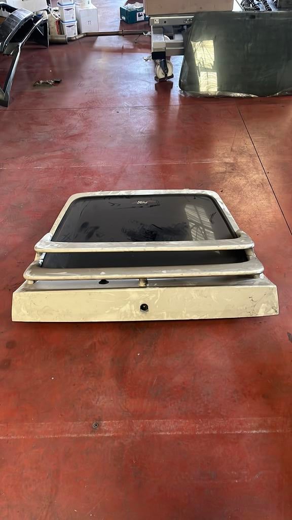 Ford Escort mk4 kofferklep met spoiler, Ophalen, Ford