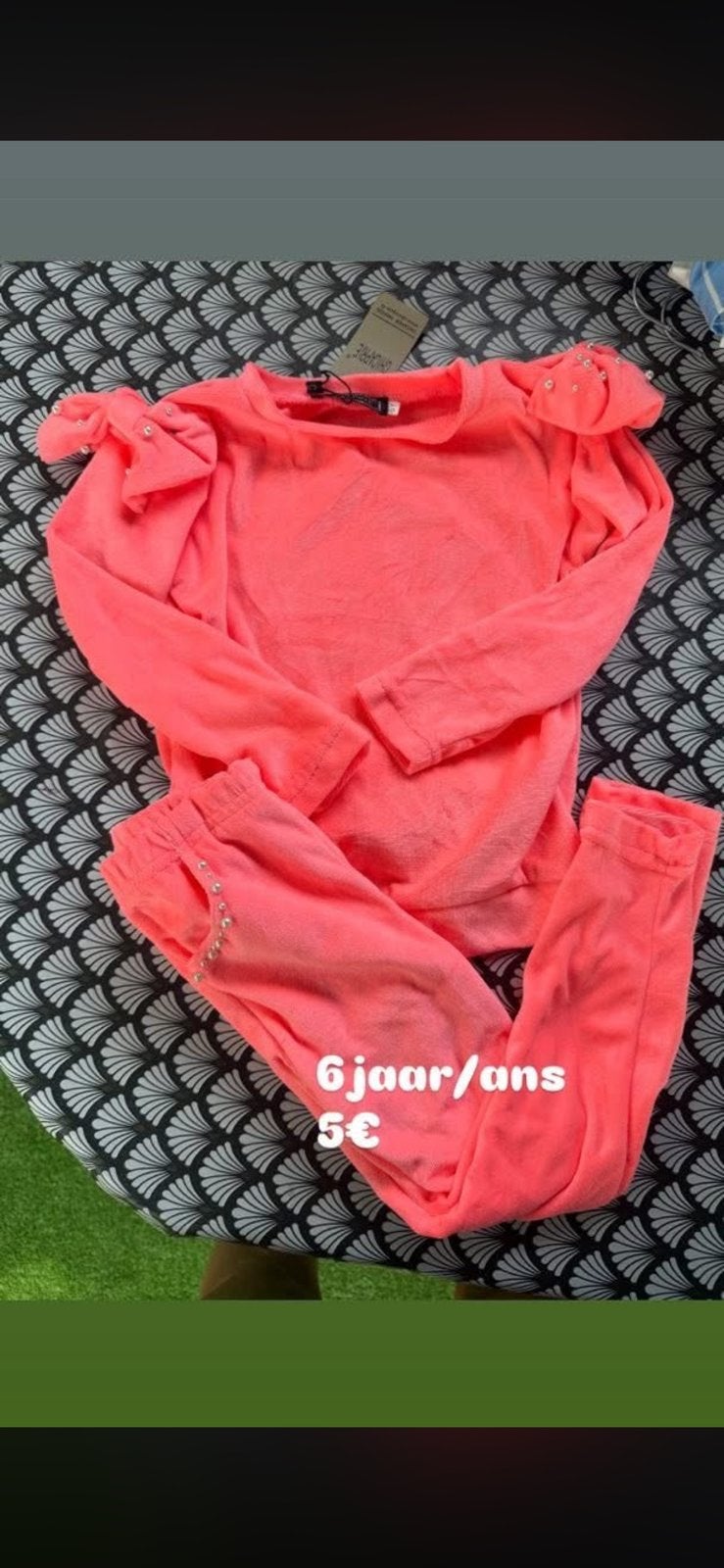 Ensemble de pantalons avec pulleke taille 6 ans neuf, Enfants & Bébés, Vêtements enfant | Taille 116, Envoi, Neuf, Fille, Vêtements de sport ou Maillots de bain