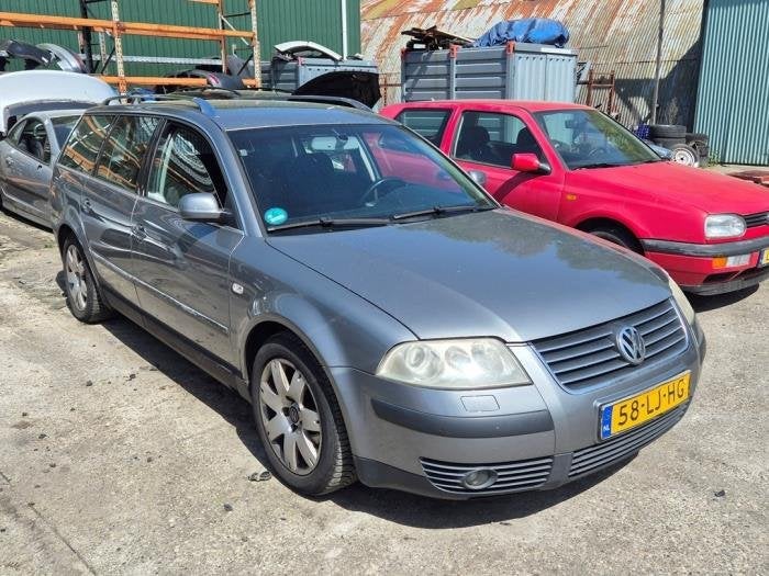 Voorbumper van een Volkswagen Passat, Gebruikt, -, Volkswagen, -