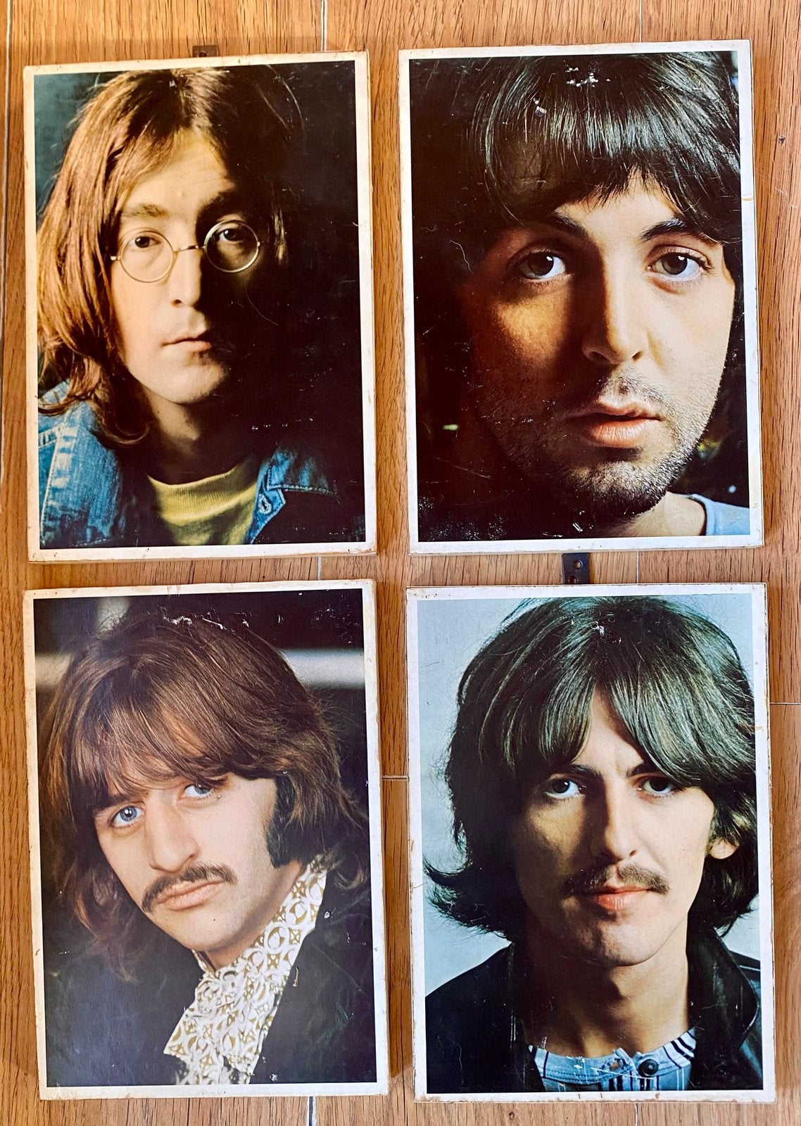 4 originele foto’s Beatles White Album op hardboard, 1960 tot 1980, Gebruikt, Foto, Ophalen of Verzenden