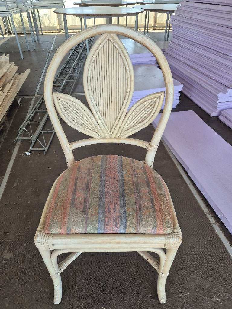 Stoel Gratis, Huis en Inrichting, Stoelen, Ophalen, Gebruikt, Wit, Vijf, Zes of meer stoelen