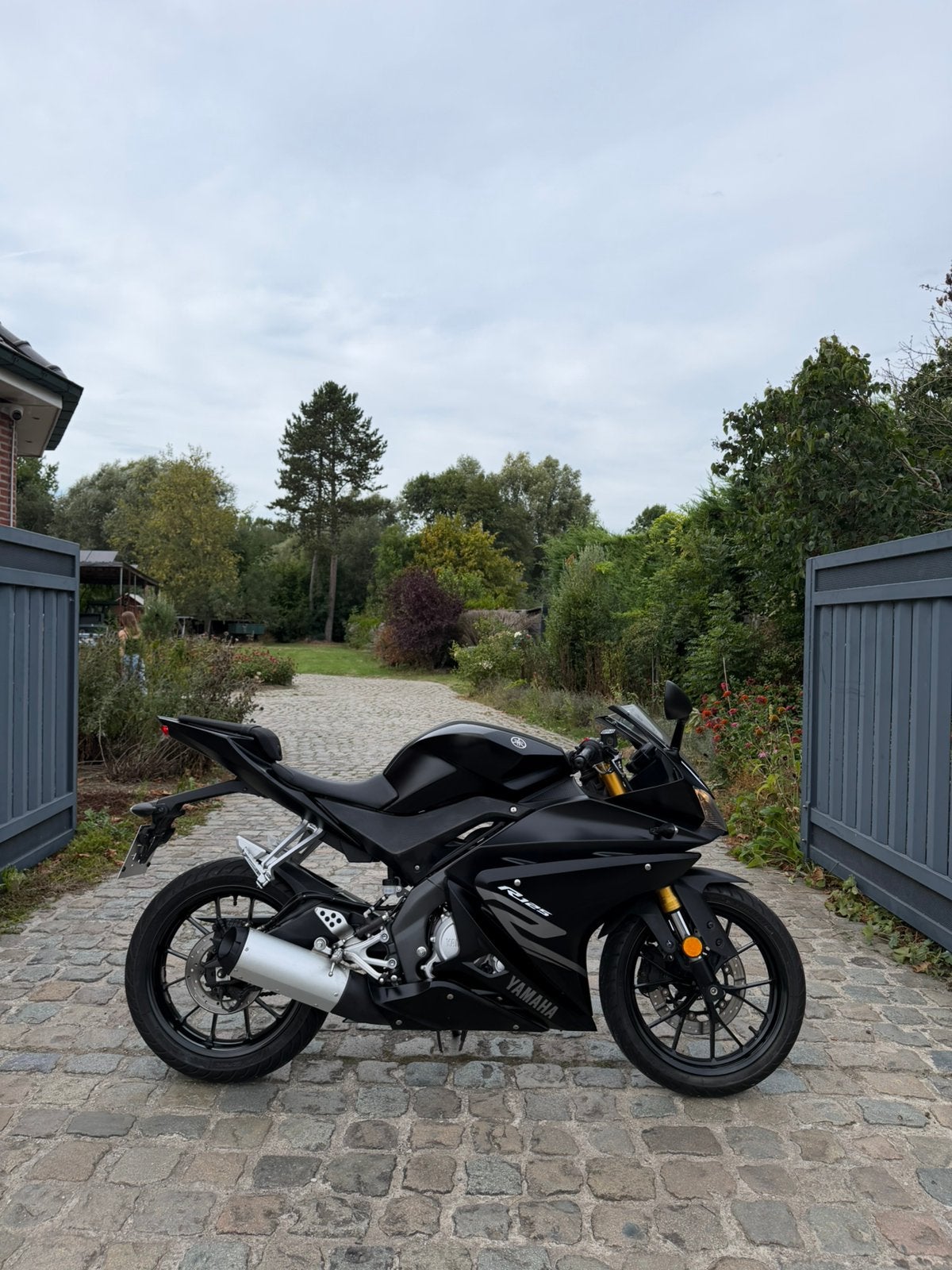 Yamaha YZF-R125 *Tech Black* @AelbrechtMotors, Bedrijf