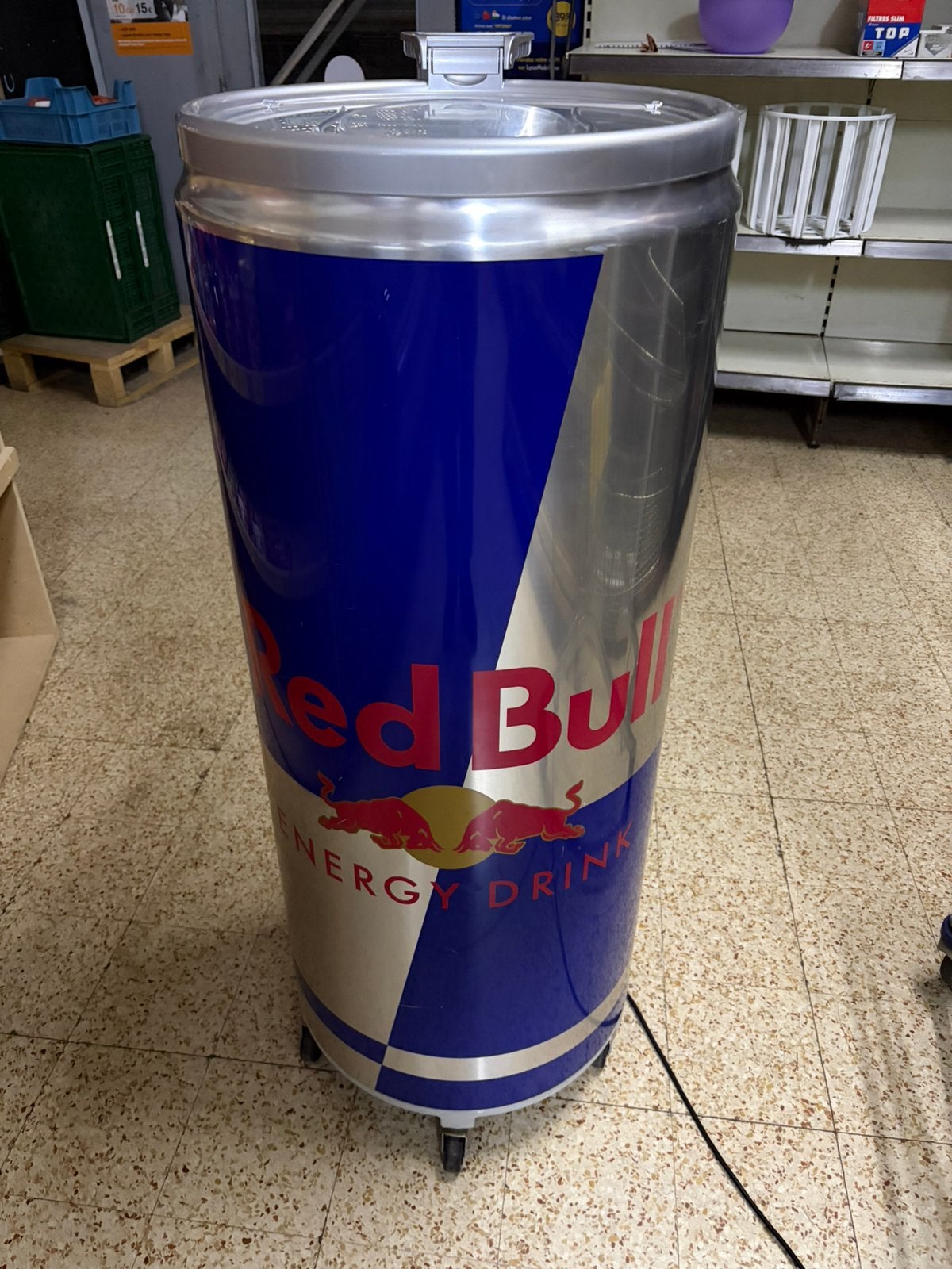 Frigo canette Red Bull fonctionnel, Enlèvement