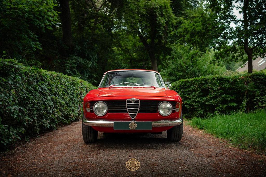 Alfa Romeo Giulia 1600 Sprint GTV Veloce, Auto's, Zwart, Handgeschakeld, Giulia, Te koop