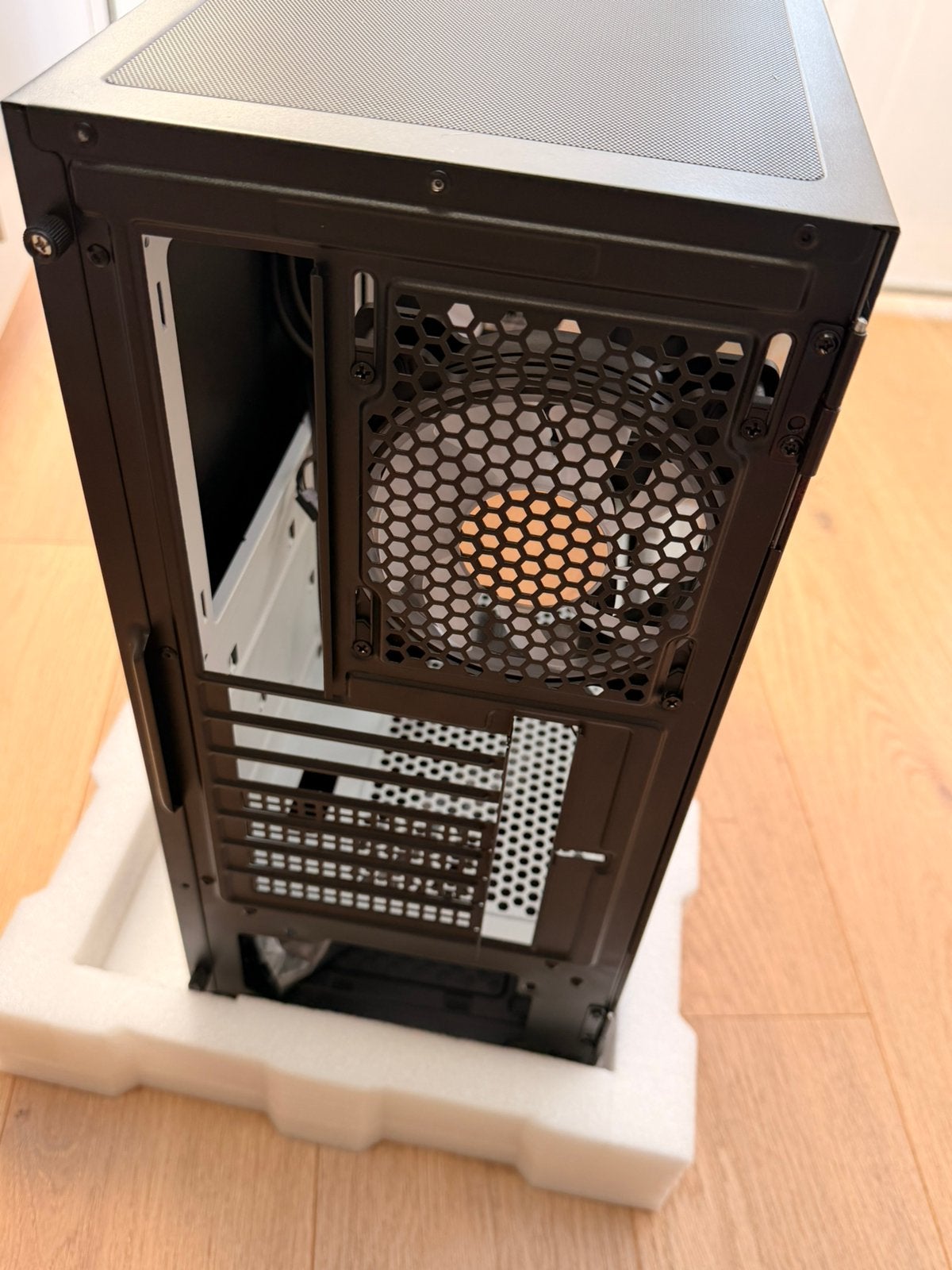 Wildrabbit atx gaming PC behuizing - 4 ARGB vans, Computers en Software, Ophalen, Zo goed als nieuw