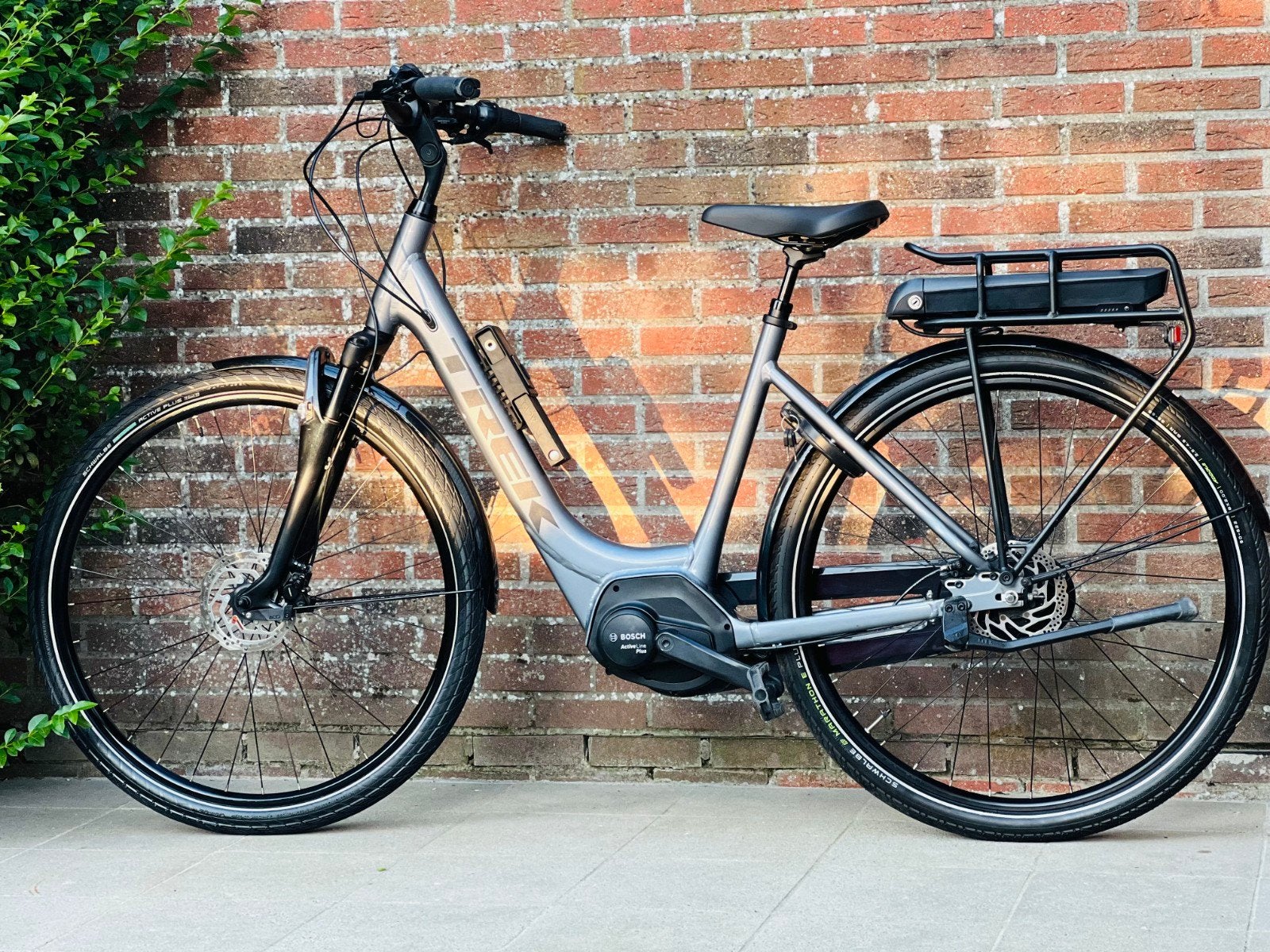 Trek District-500wh-Galactic Grey(2023), Fietsen en Brommers, Elektrische fietsen, Ophalen