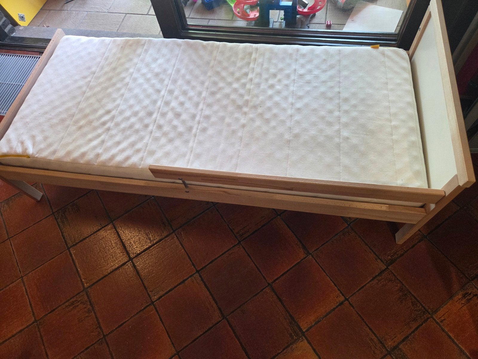 Peuterbed ikea, Ophalen