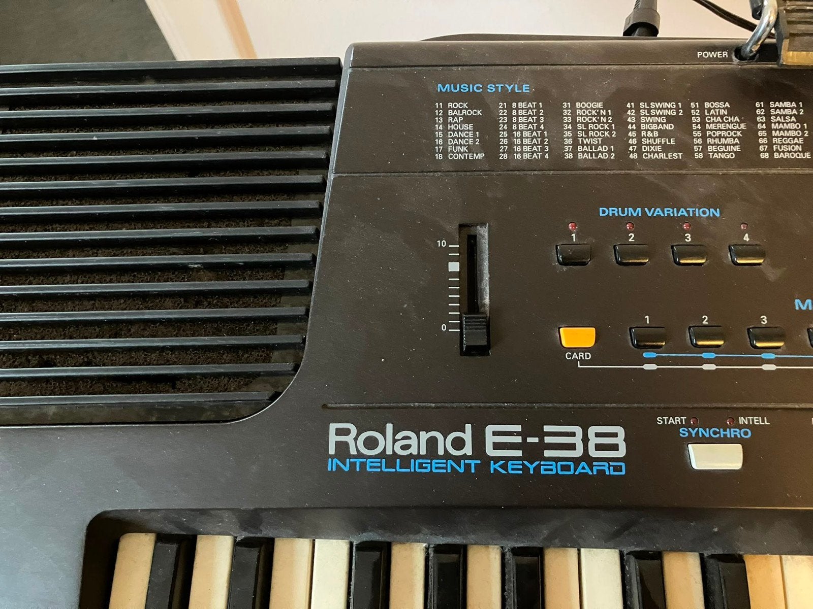 Keyboard roland e38, Muziek en Instrumenten, Keyboards, Ophalen, Roland