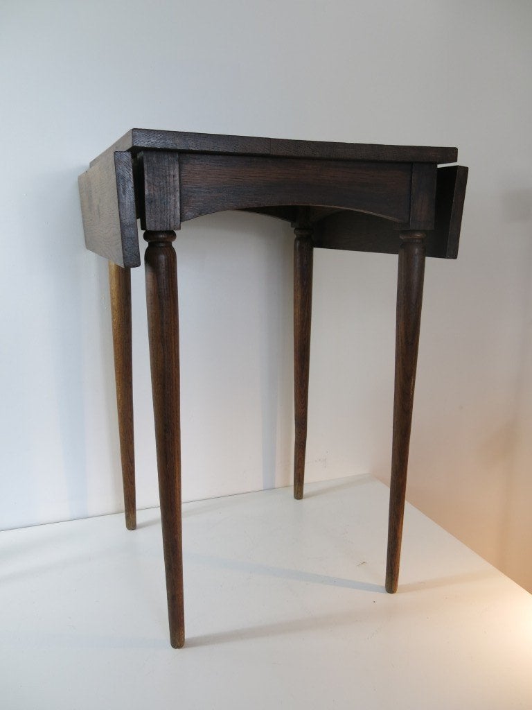 Belle table d'oreille suspendue antique/table d'appoint, Enlèvement