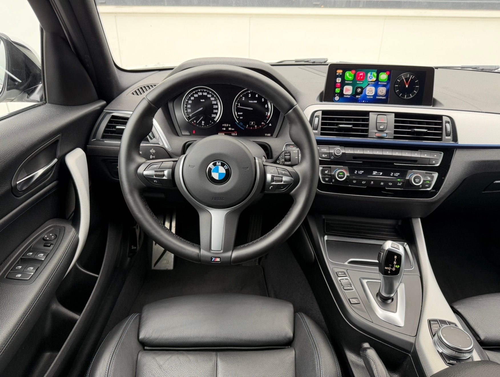 BMW 118i M pack 2018 - NAVI PRO - LED - HiFi, Auto's, Wit, Leder, Bedrijf, 1500 kg