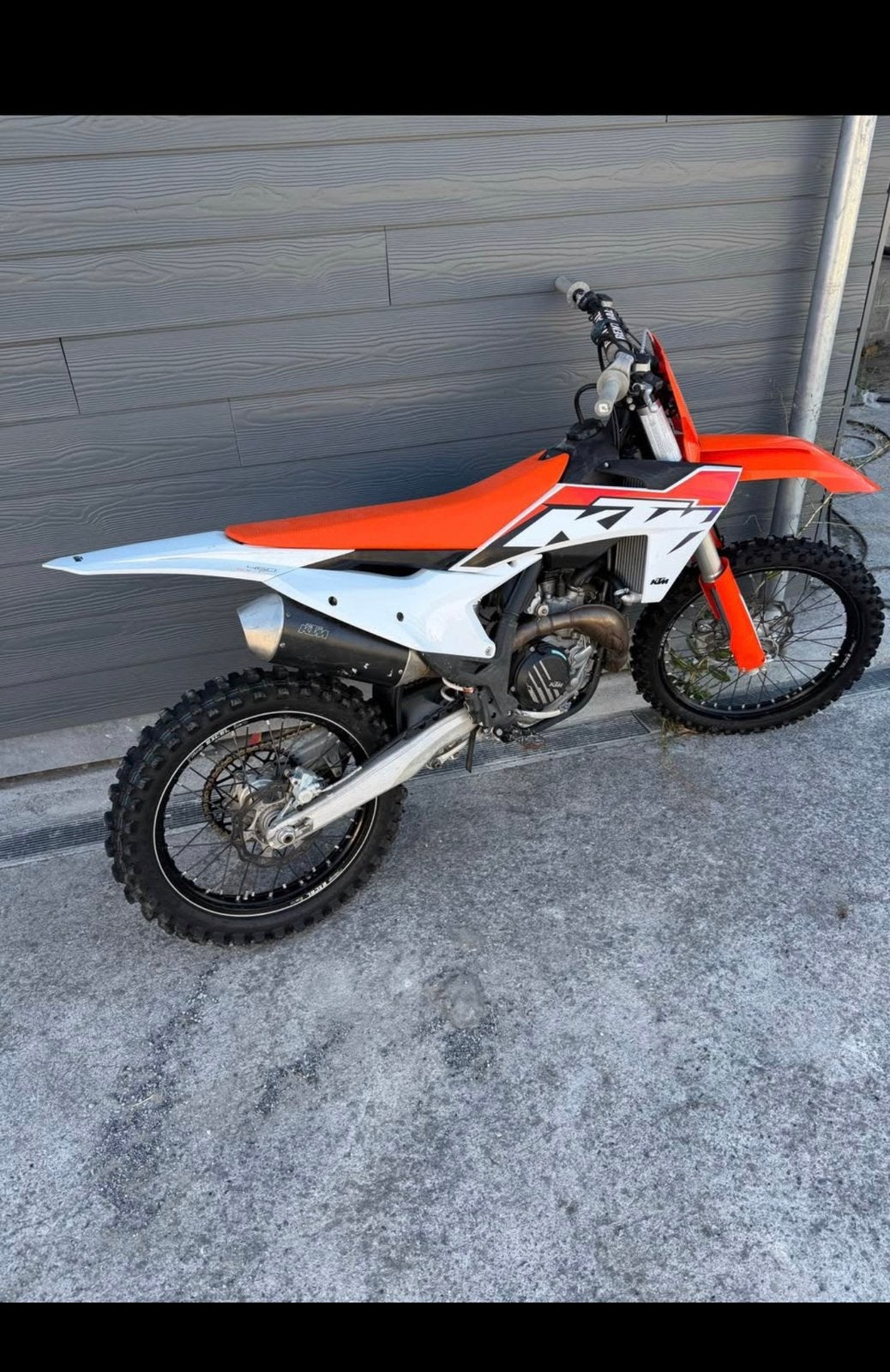 KTM 450 SX-F 2023, Ophalen