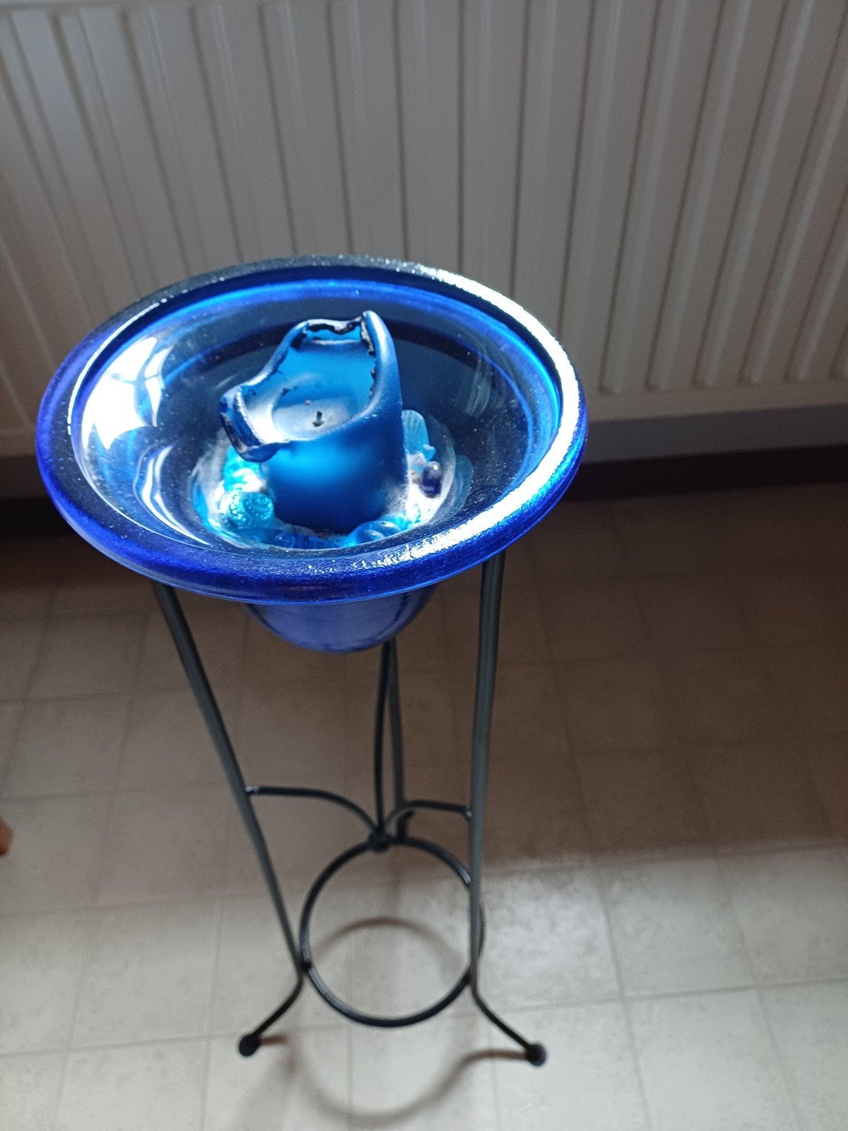 support en métal noir avec tasse en verre bleu, Enlèvement, Bougie