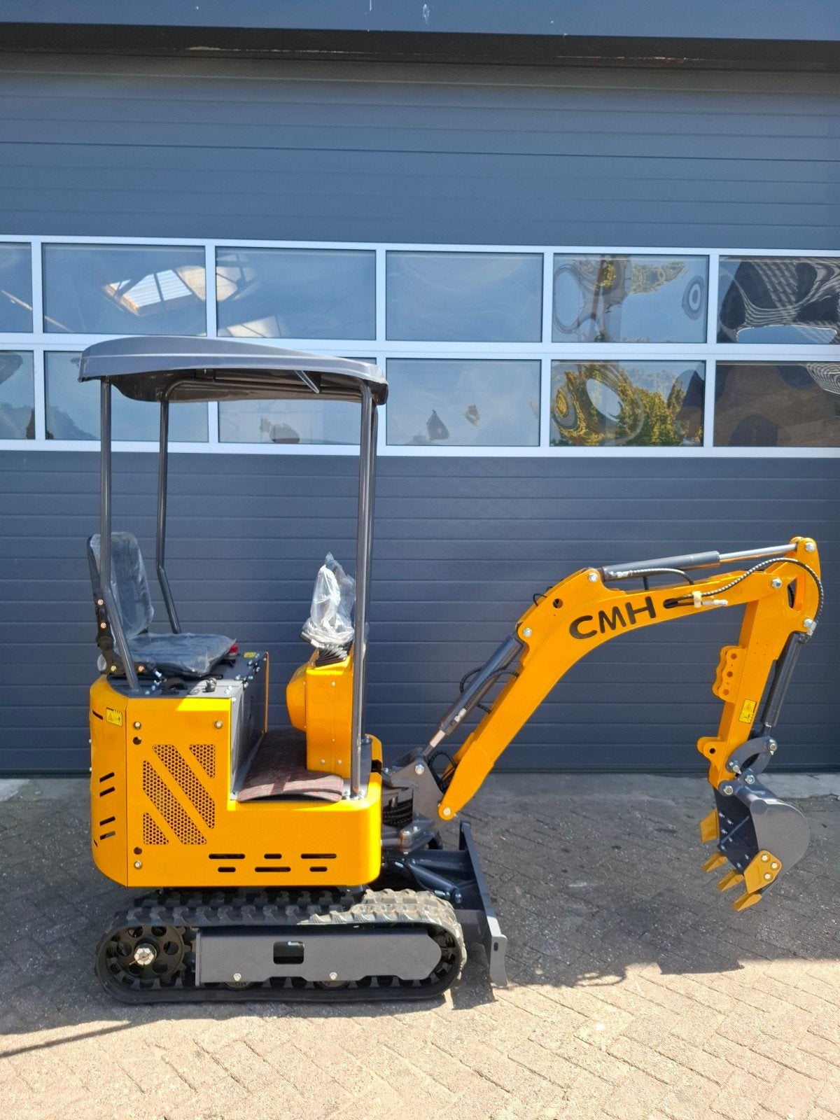 CMH LX10-B Minigraver 1tons Zwenkgiek, Zakelijke goederen, Machines en Bouw | Kranen en Graafmachines, Graafmachine, Ophalen of Verzenden