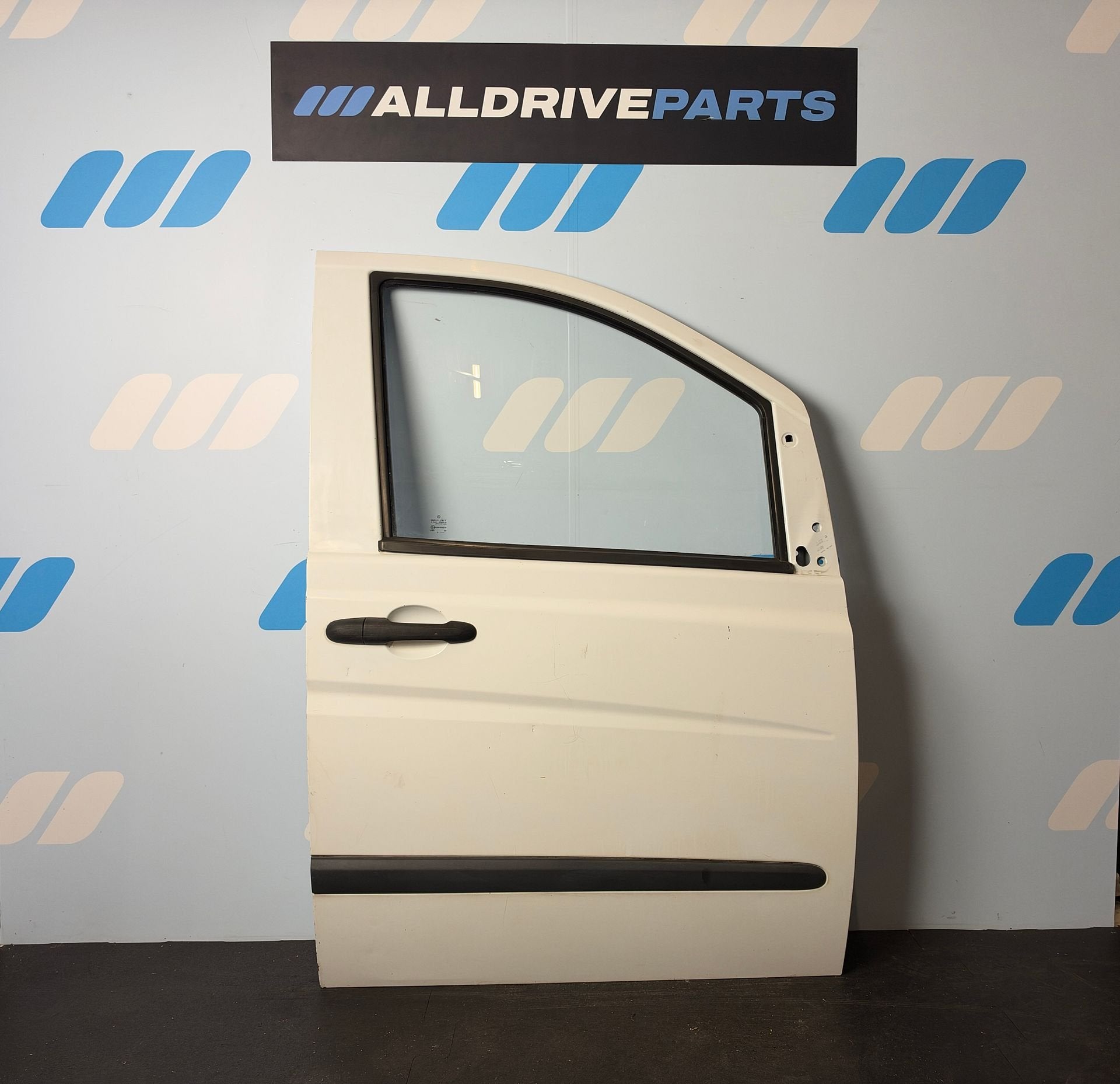 Mercedes Vito W639 porte avant droite blanche A6397201105