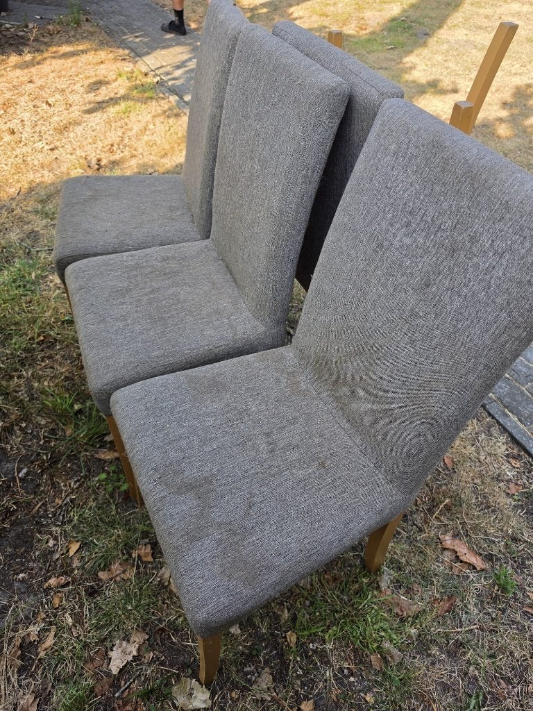 GRATIS Stoelen stof met velcro hoes kan je afhalen om te was, Huis en Inrichting, Stoelen, Ophalen, Gebruikt, Stof, Grijs