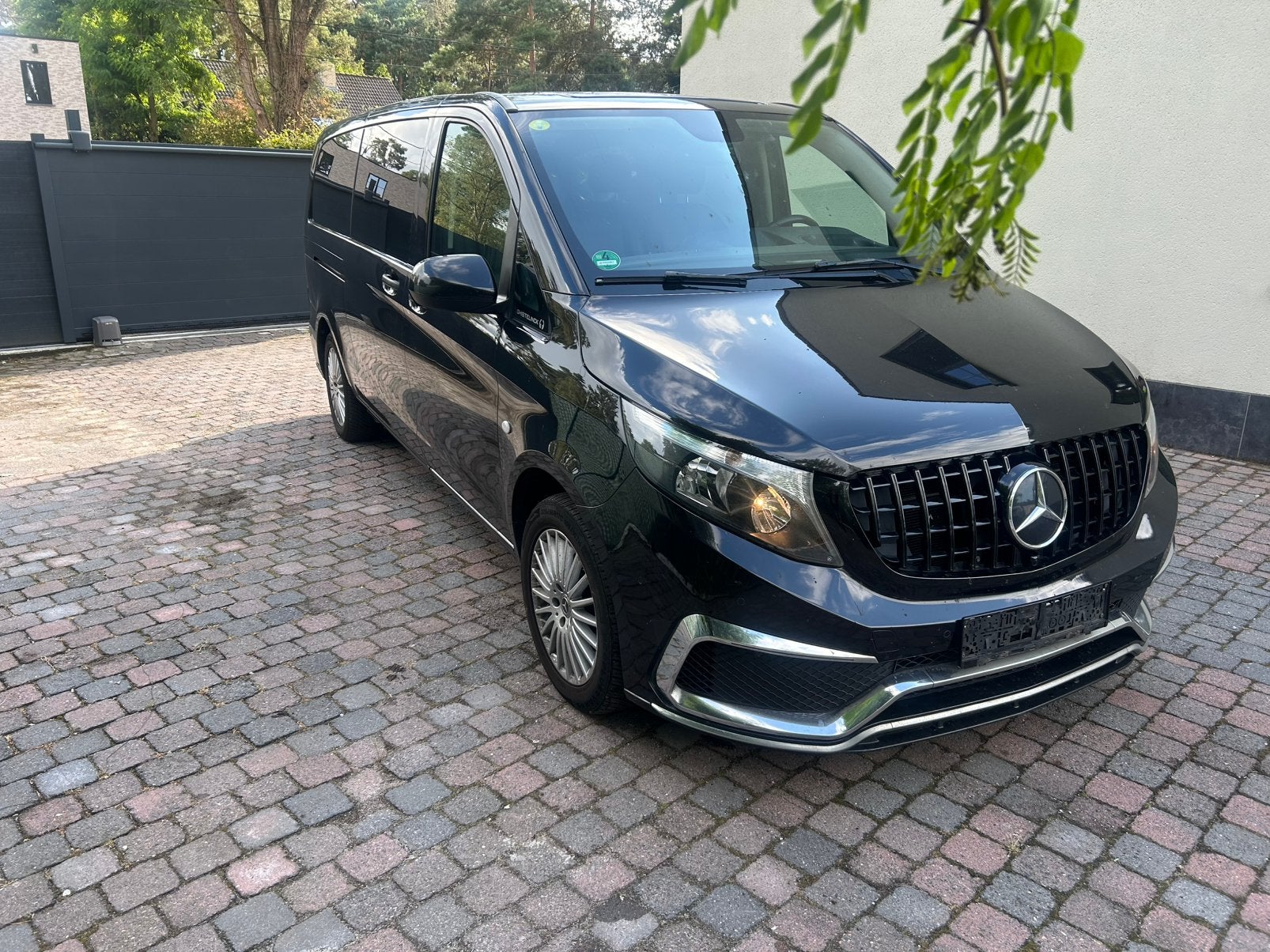 Mercedes vito 114 année 2023 km 201000 km 9 place, Autos, Cuir, Noir, Diesel, Automatique