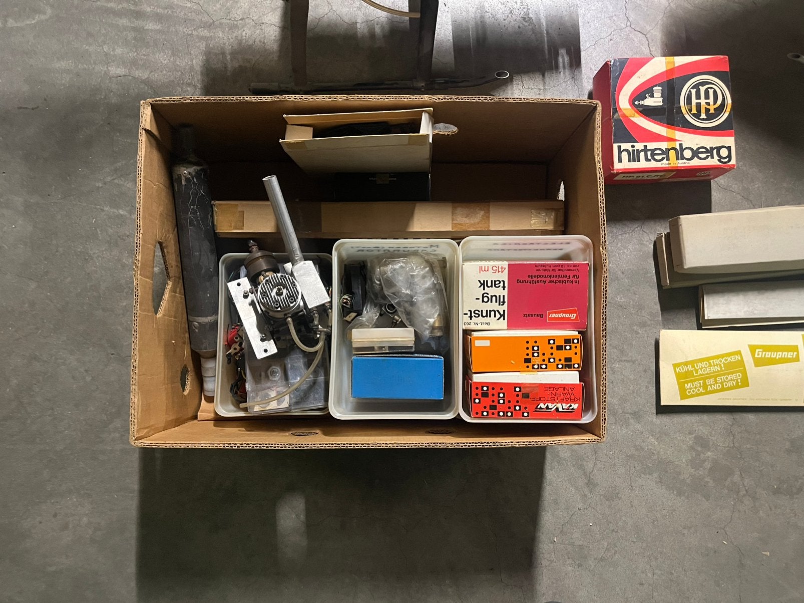 Modelbouw materiaal, Ophalen, Zo goed als nieuw
