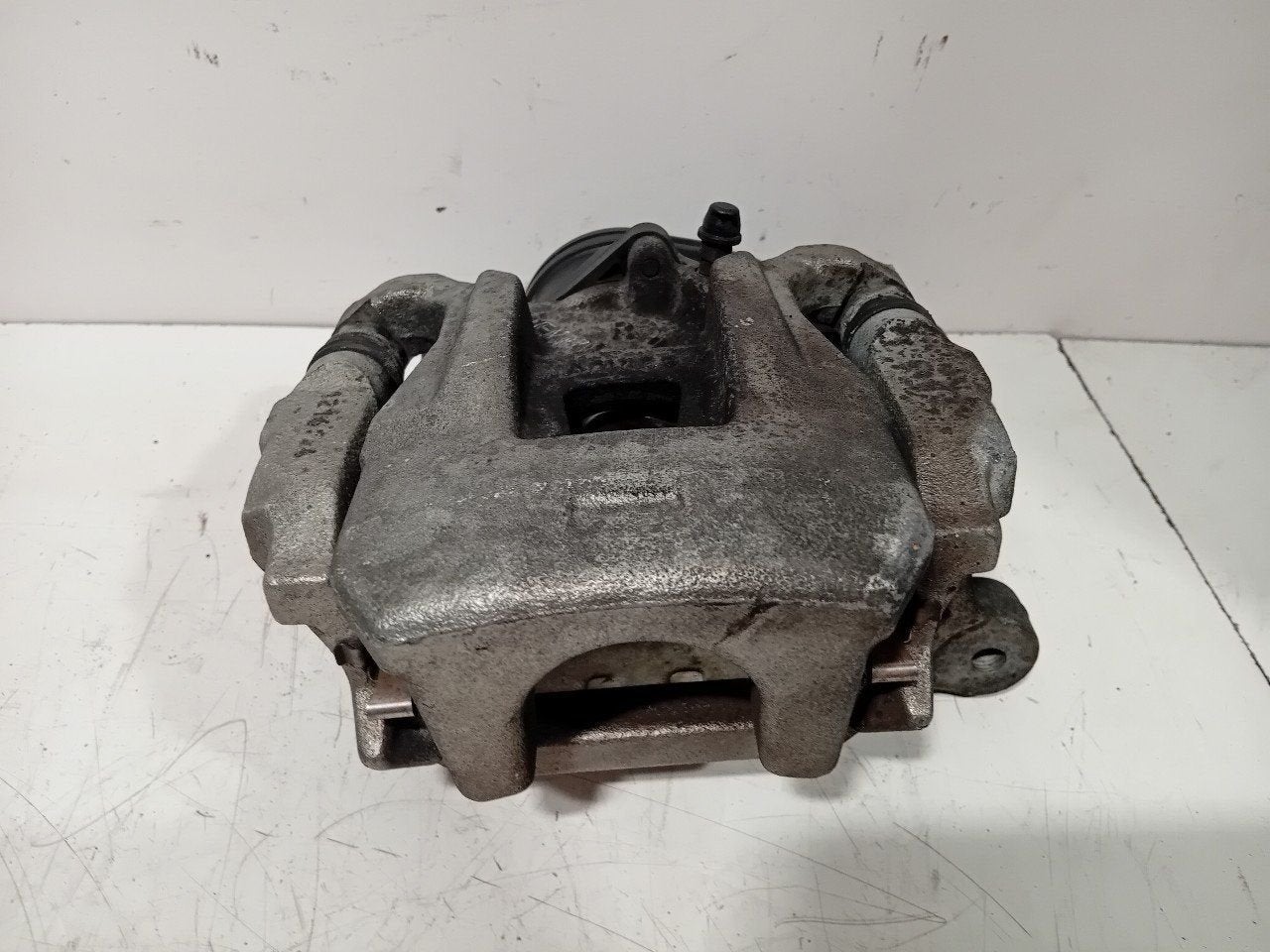 Remklauw rechts achter Mitsubishi Eclipse, Onderdelen@venauto.nl, Van der Ven Autorecycling B.V., Gebruikt, Ettenseweg 76, 4706 PB Roosendaal, The Netherlands