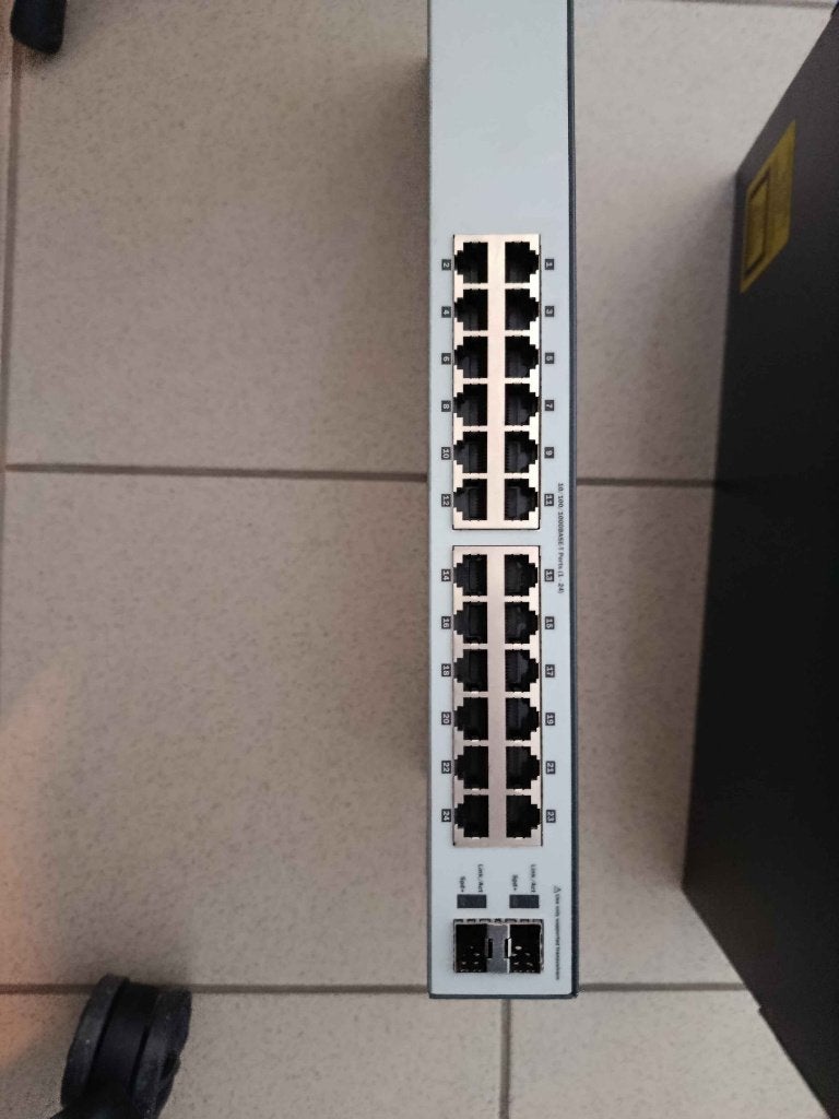 HP1820 24G Switch, Computers en Software, Ophalen of Verzenden, Refurbished