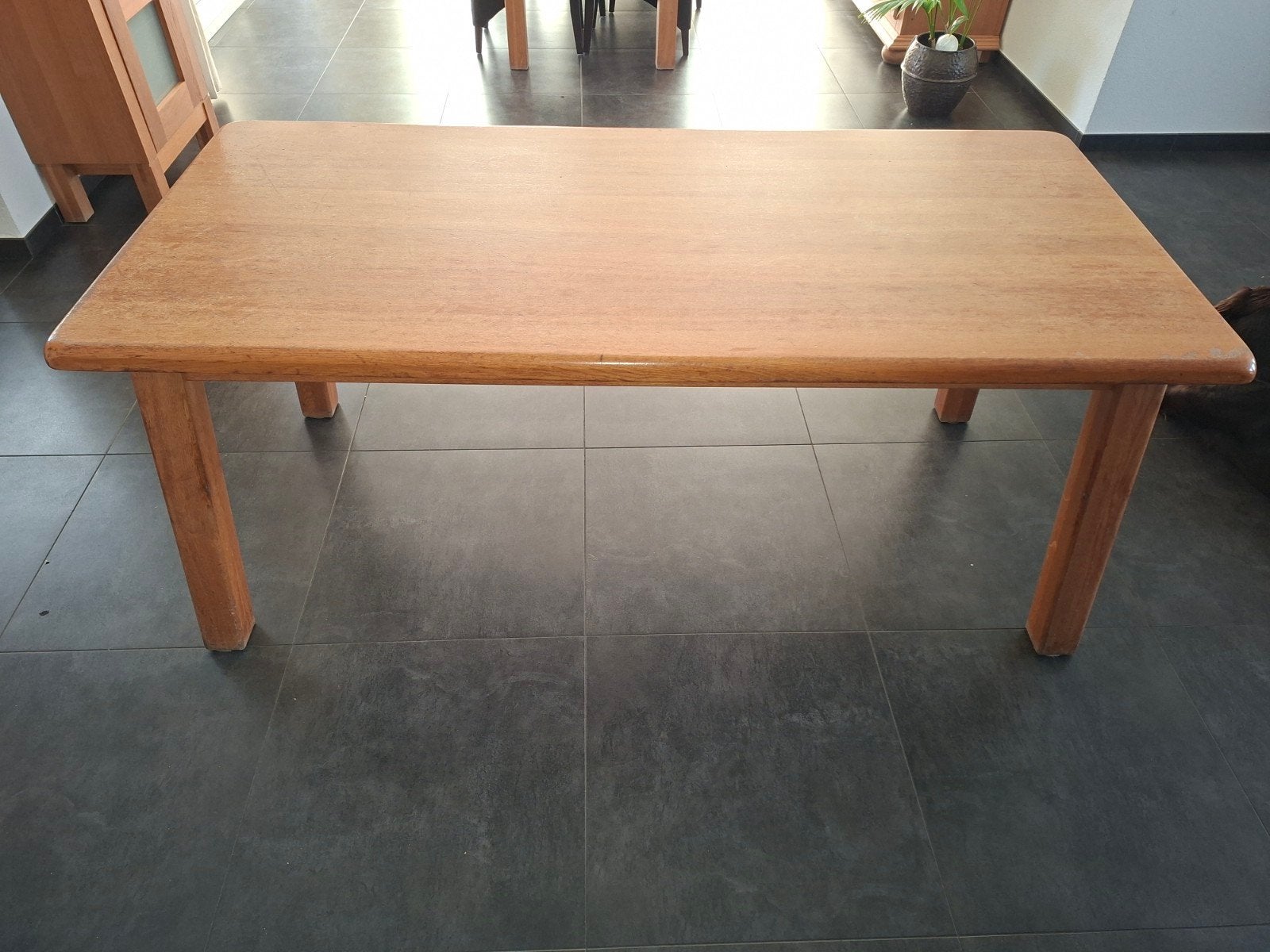Blank eiken eettafel, Ophalen