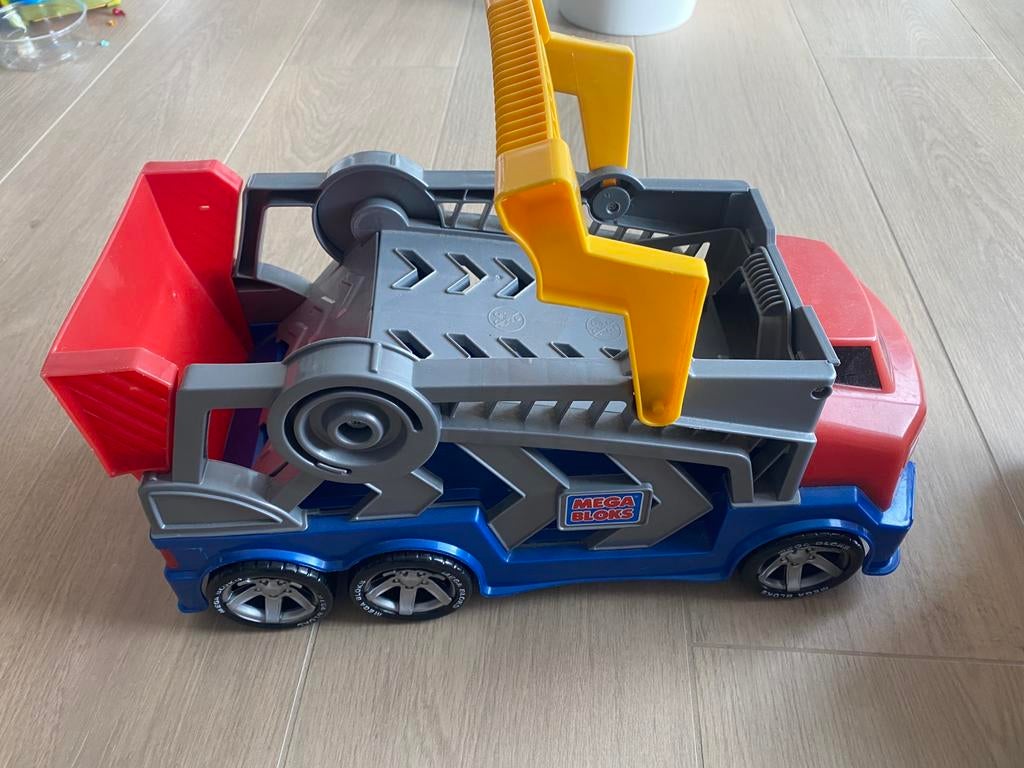 auto met oplegger, Enlèvement, Comme neuf